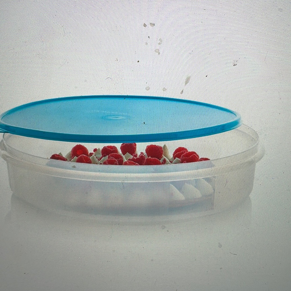 Round container